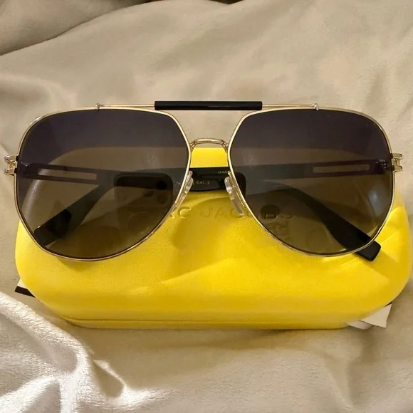 Marc Jacobs Gold Frame Men’s Aviator Sunglasses - Picture 3 of 7